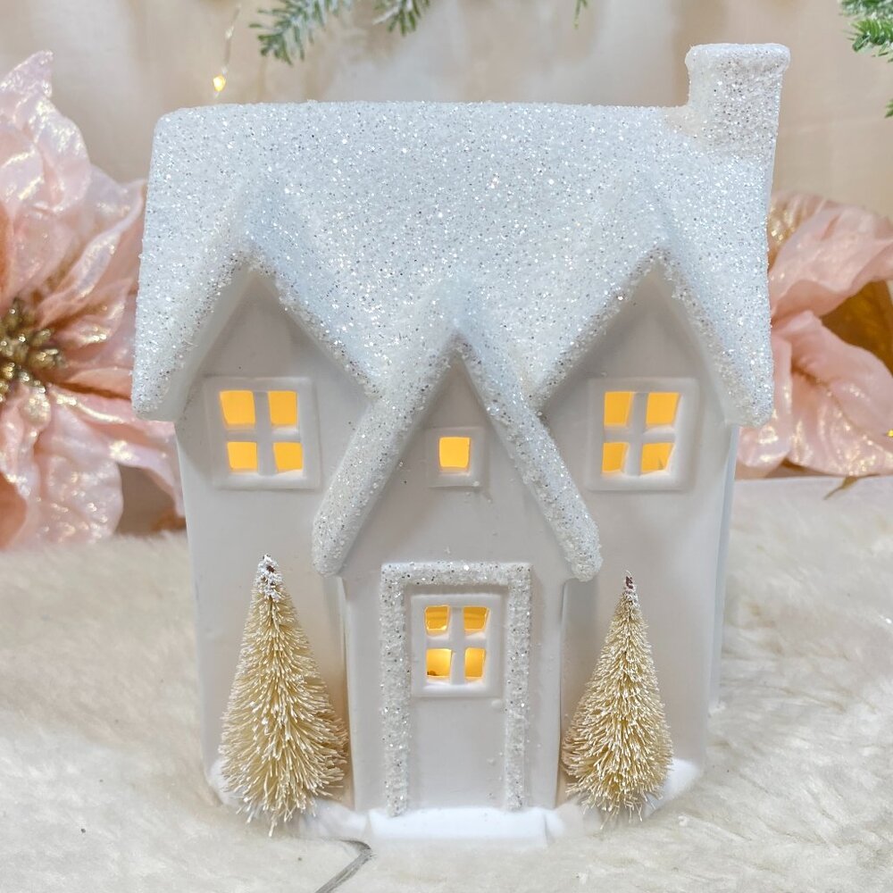 Christmas Holiday Ceramic Led Light Up Village House W. Bottlebrush Trees New